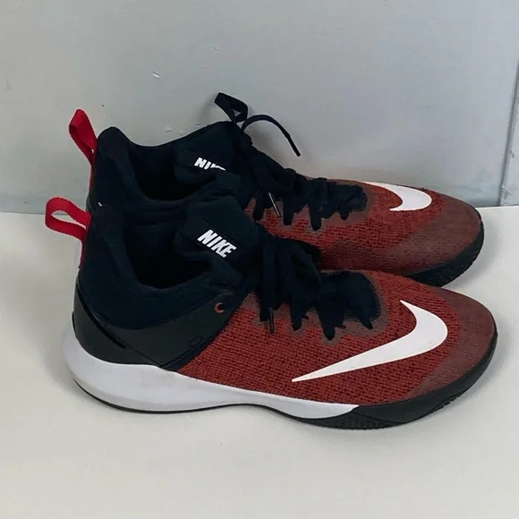 Nike Sport Shoes . - Picture 2 of 6